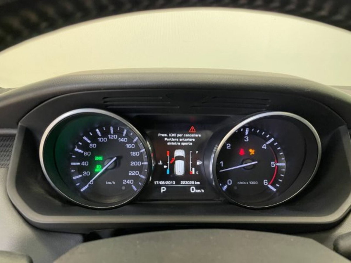 Land Rover Range Rover Sport 3.0 TDV6 HSE (5)