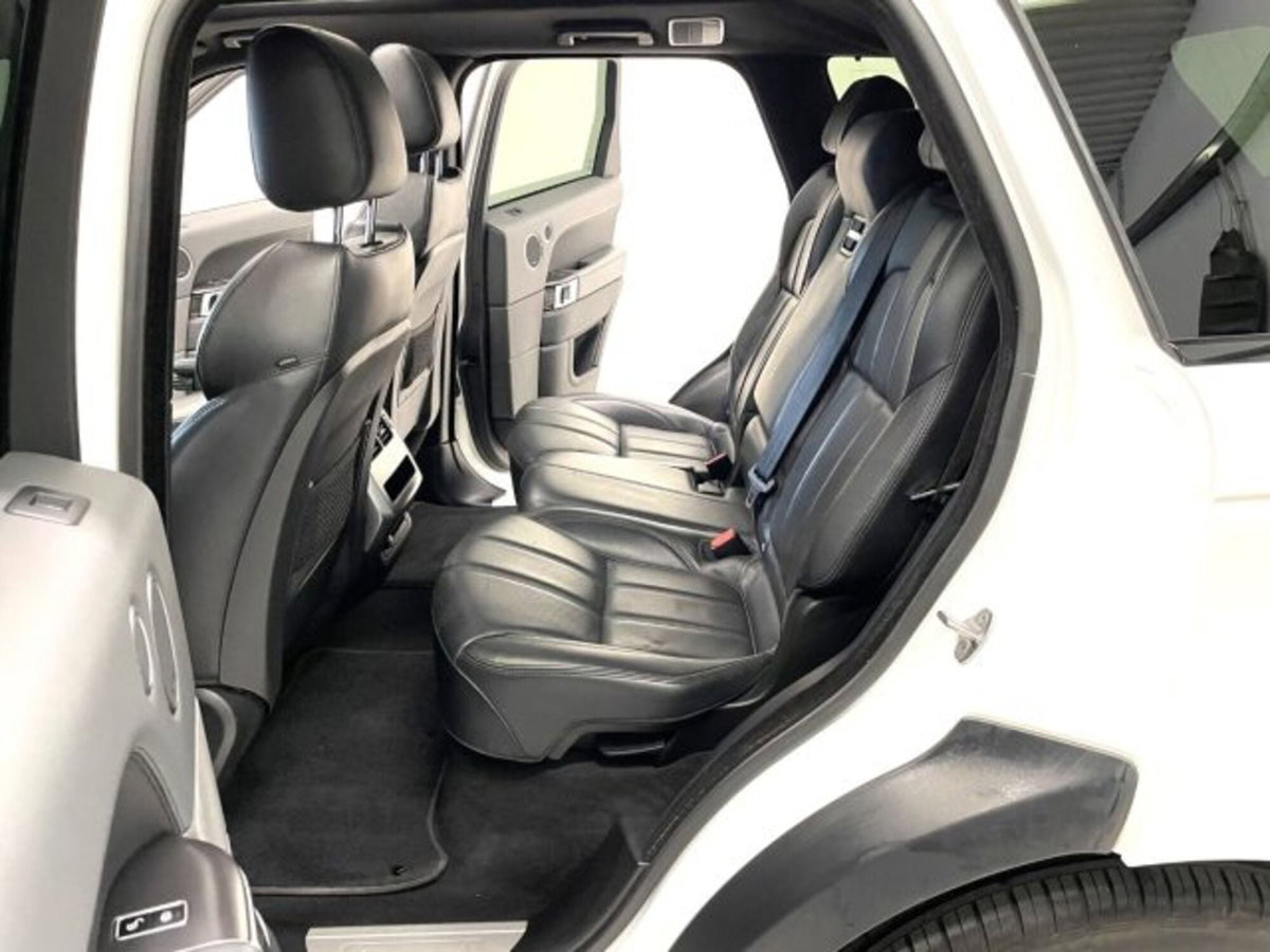 Land Rover Range Rover Sport 3.0 TDV6 HSE (7)