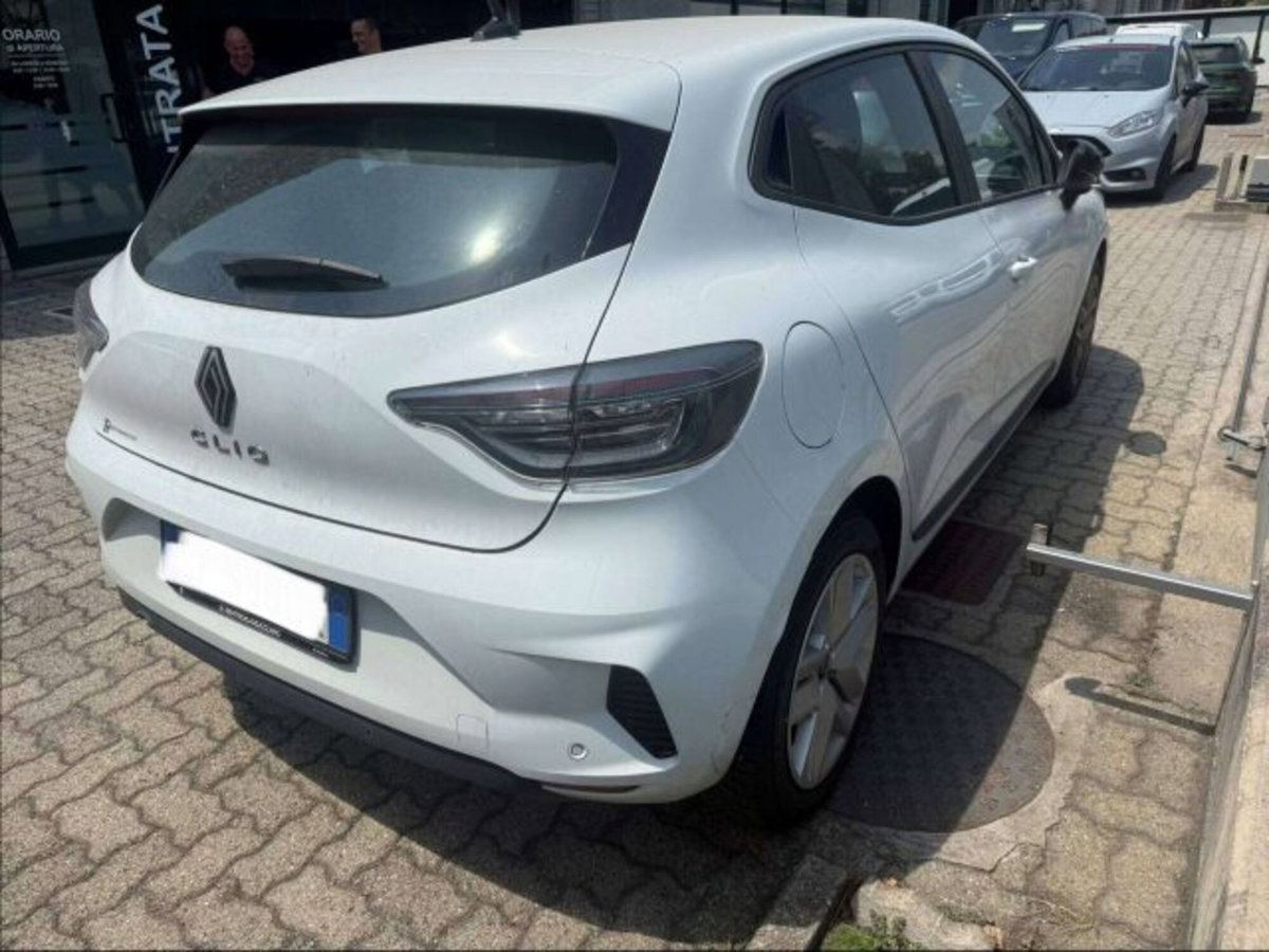 Renault Clio 1.0 tce Techno 90cv (4)