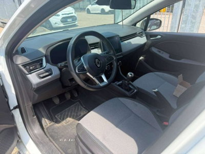 Renault Clio 1.0 tce Techno 90cv (5)