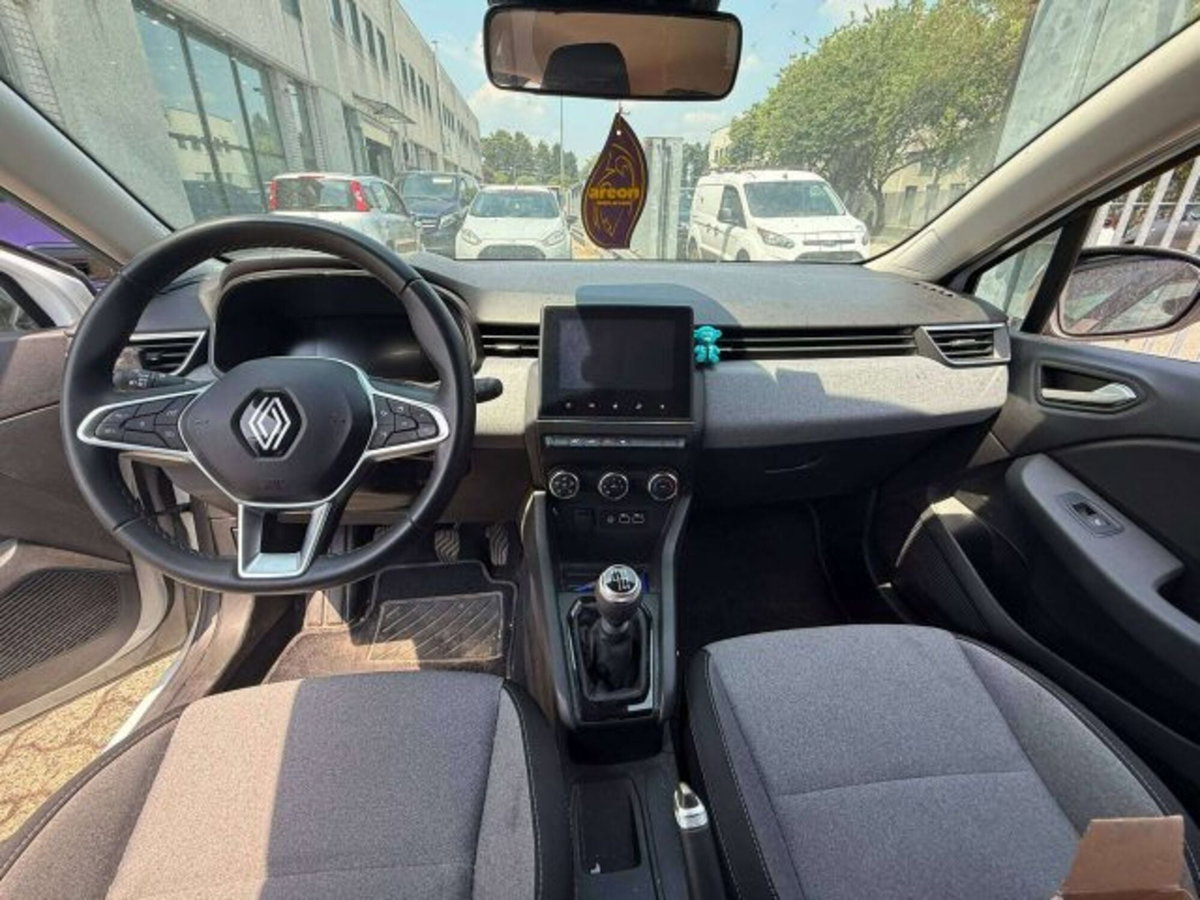Renault Clio 1.0 tce Techno 90cv (6)