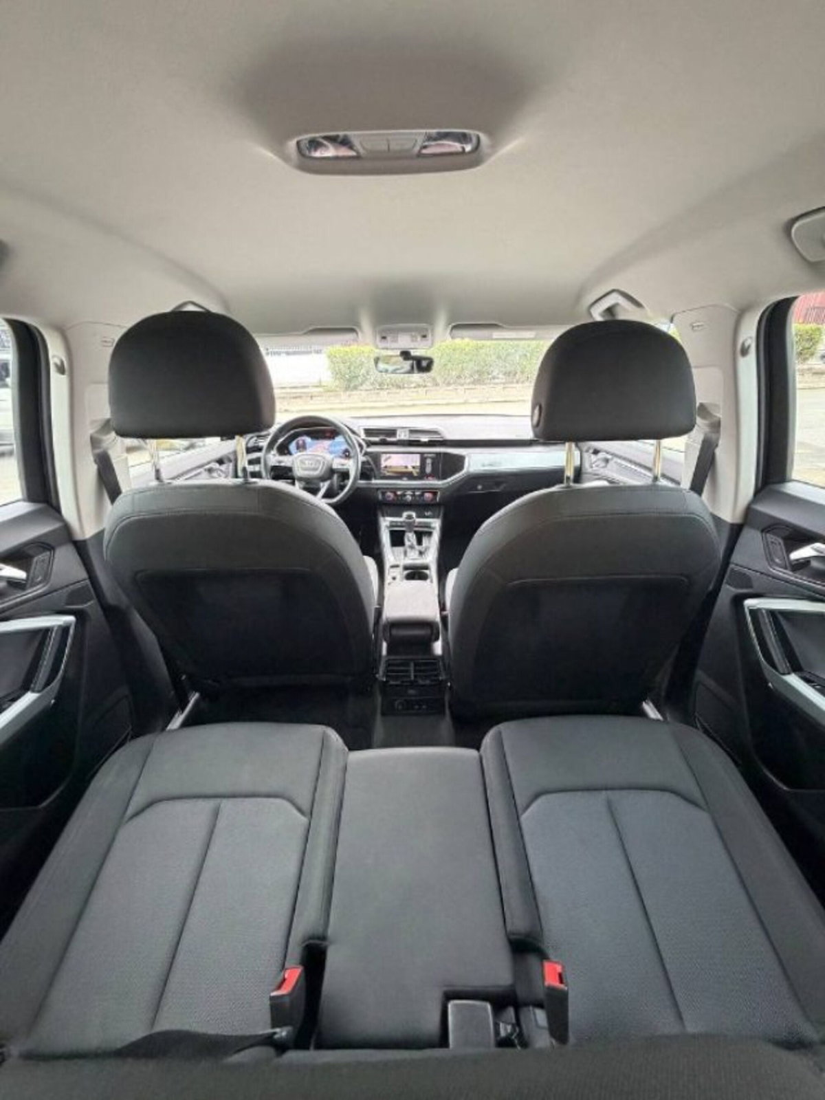 Audi Q3 35 TDI quattro S tronic Business (11)