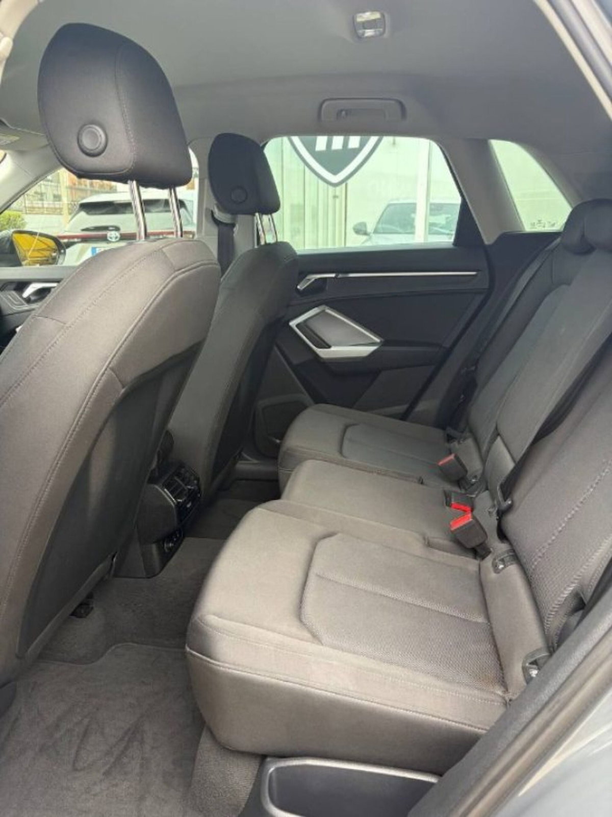 Audi Q3 35 TDI quattro S tronic Business (15)