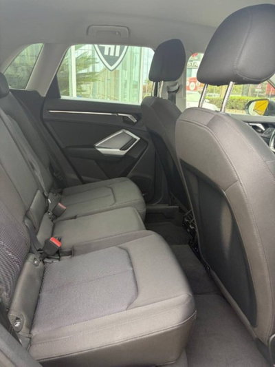 Audi Q3 35 TDI quattro S tronic Business (16)