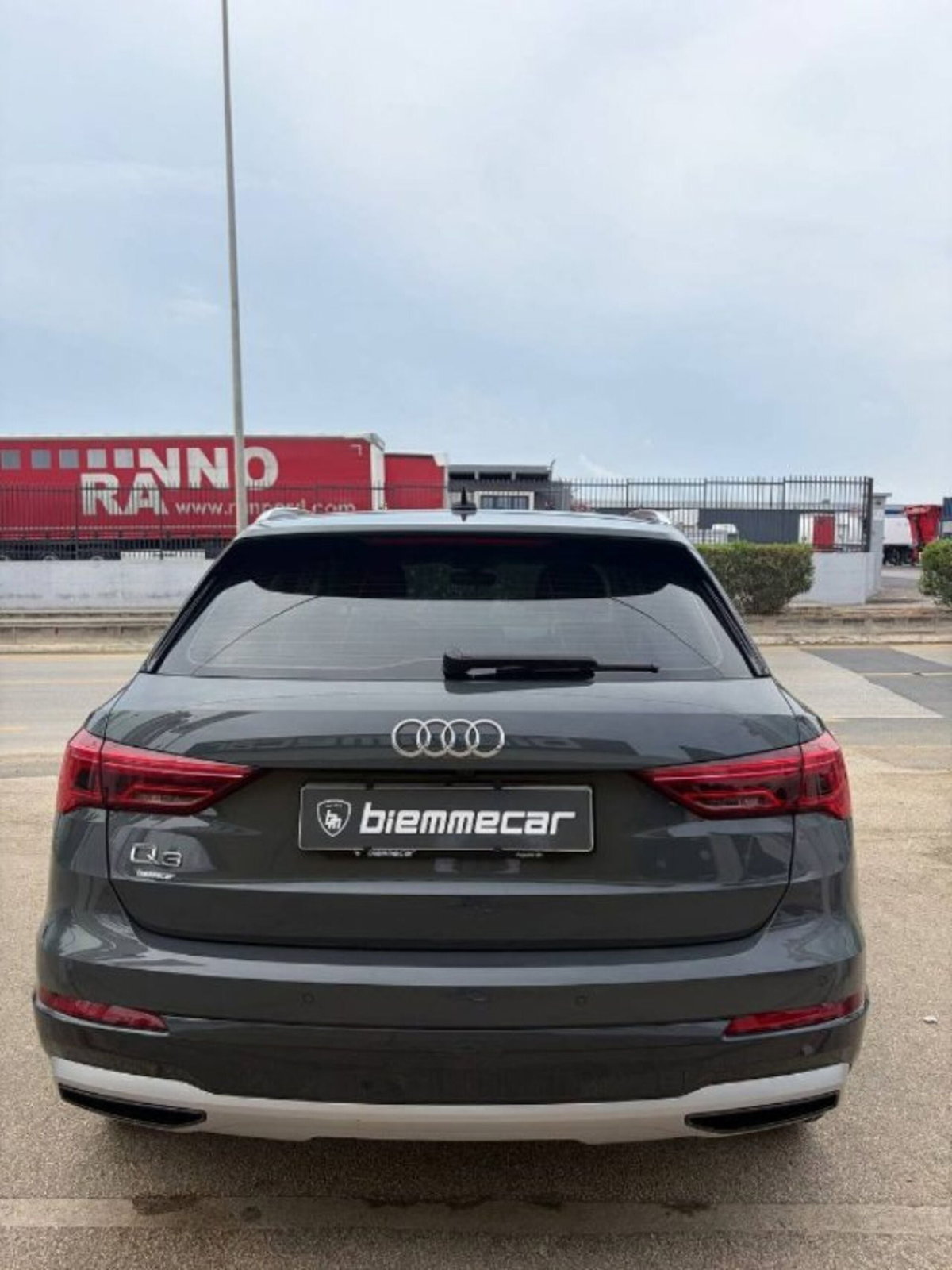 Audi Q3 35 TDI quattro S tronic Business (7)