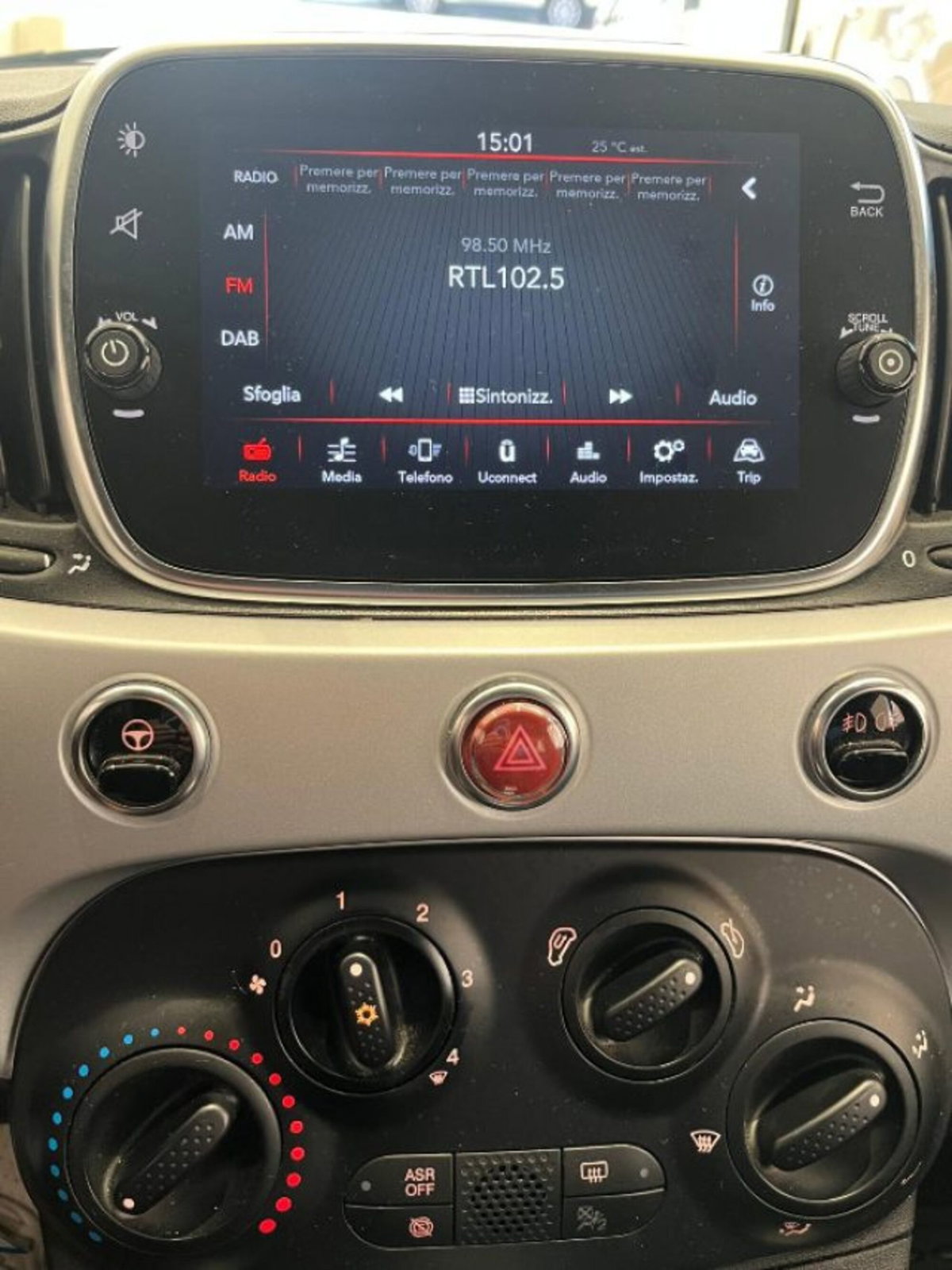 Fiat 500 1.0 Hybrid Connect (15)