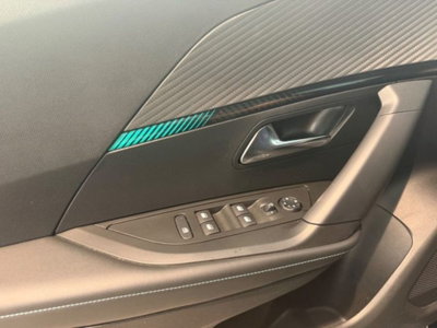 Peugeot 2008 PureTech 130 S&S EAT8 Allure Pack (15)