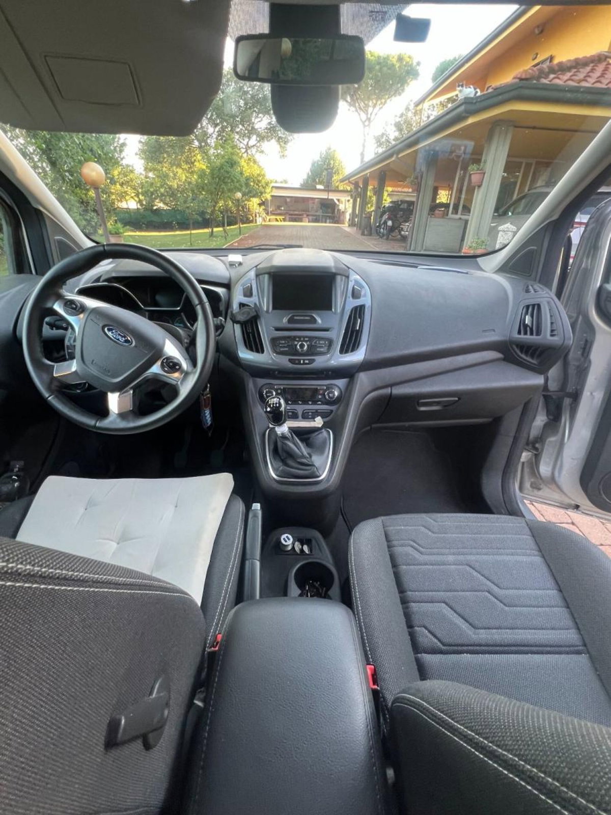 Ford Tourneo Connect 1.5 TDCi 120 CV Plus (9)