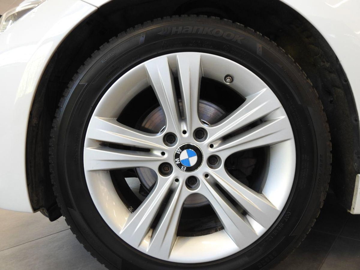 BMW Serie 3 316d Sport (11)