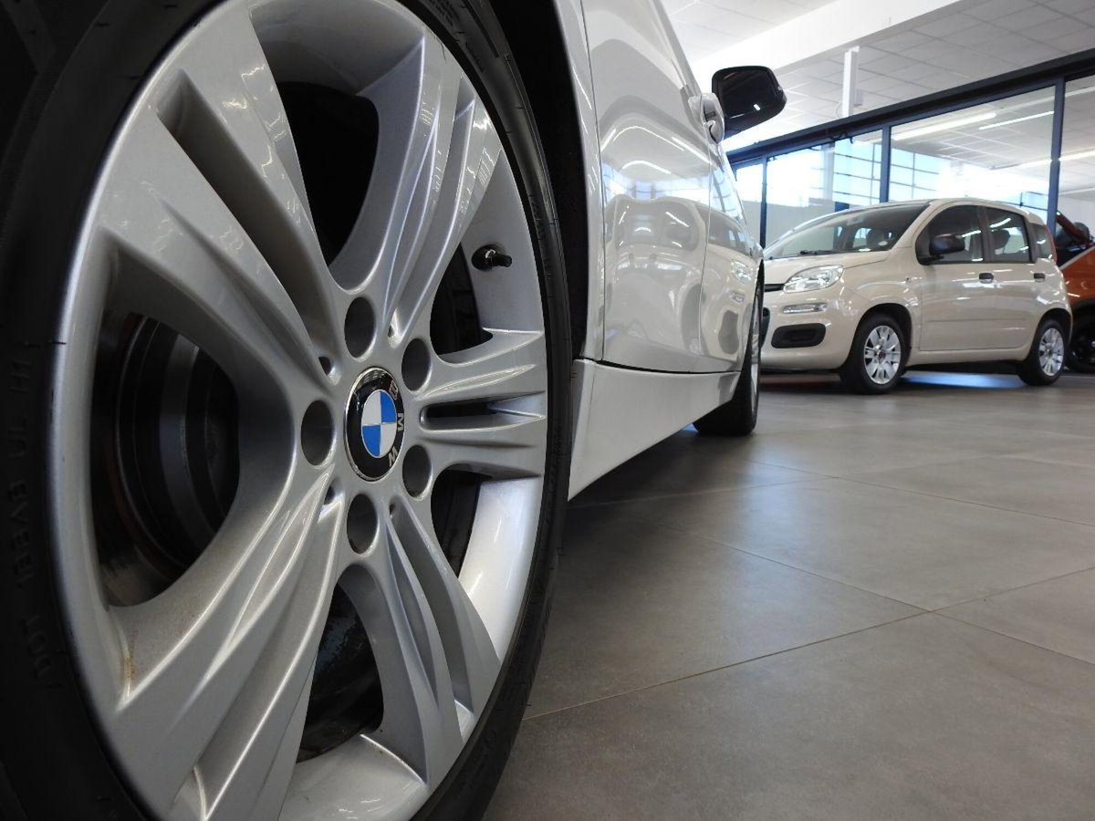 BMW Serie 3 316d Sport (4)