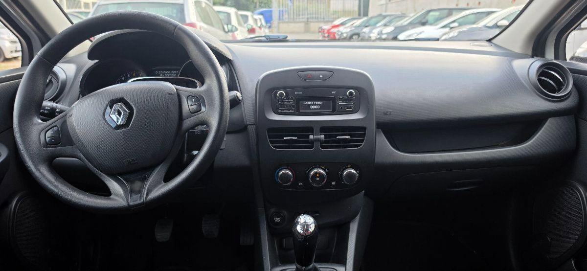 Renault Clio 1.2 75CV GPL 5 porte Wave (13)