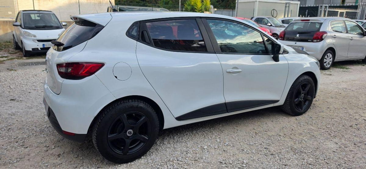 Renault Clio 1.2 75CV GPL 5 porte Wave (7)