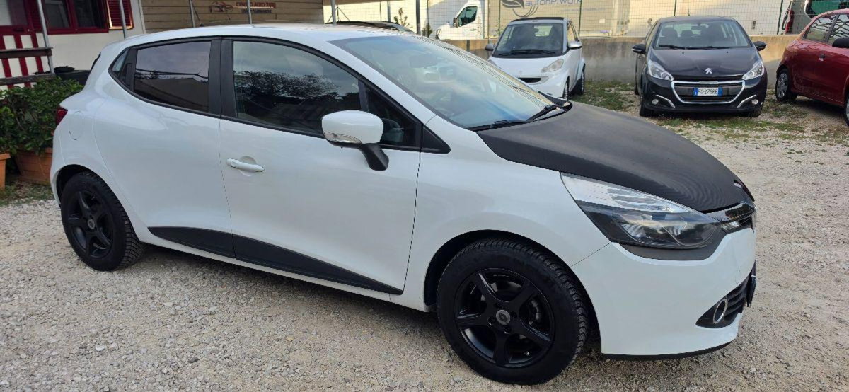Renault Clio 1.2 75CV GPL 5 porte Wave (8)