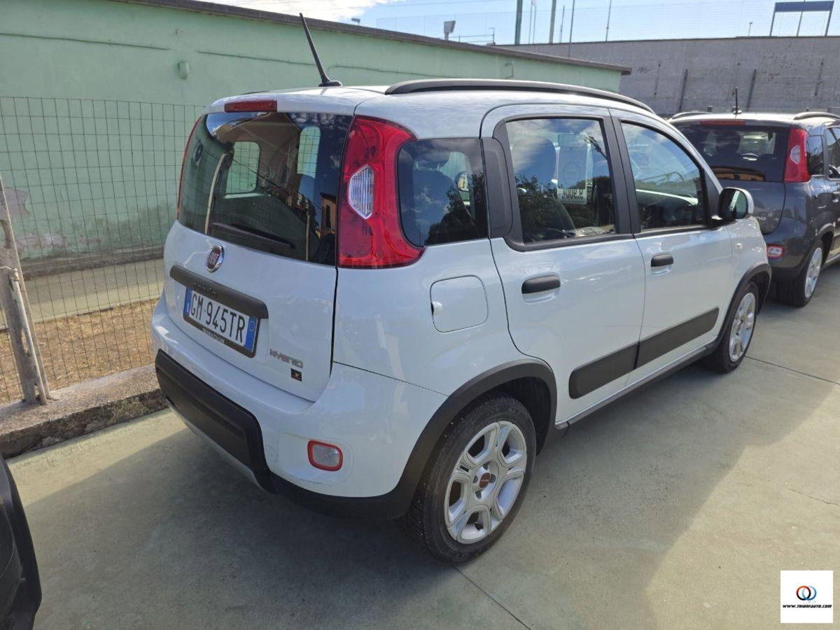 Fiat Panda 1.0 FireFly S&S Hybrid City Cross (3)