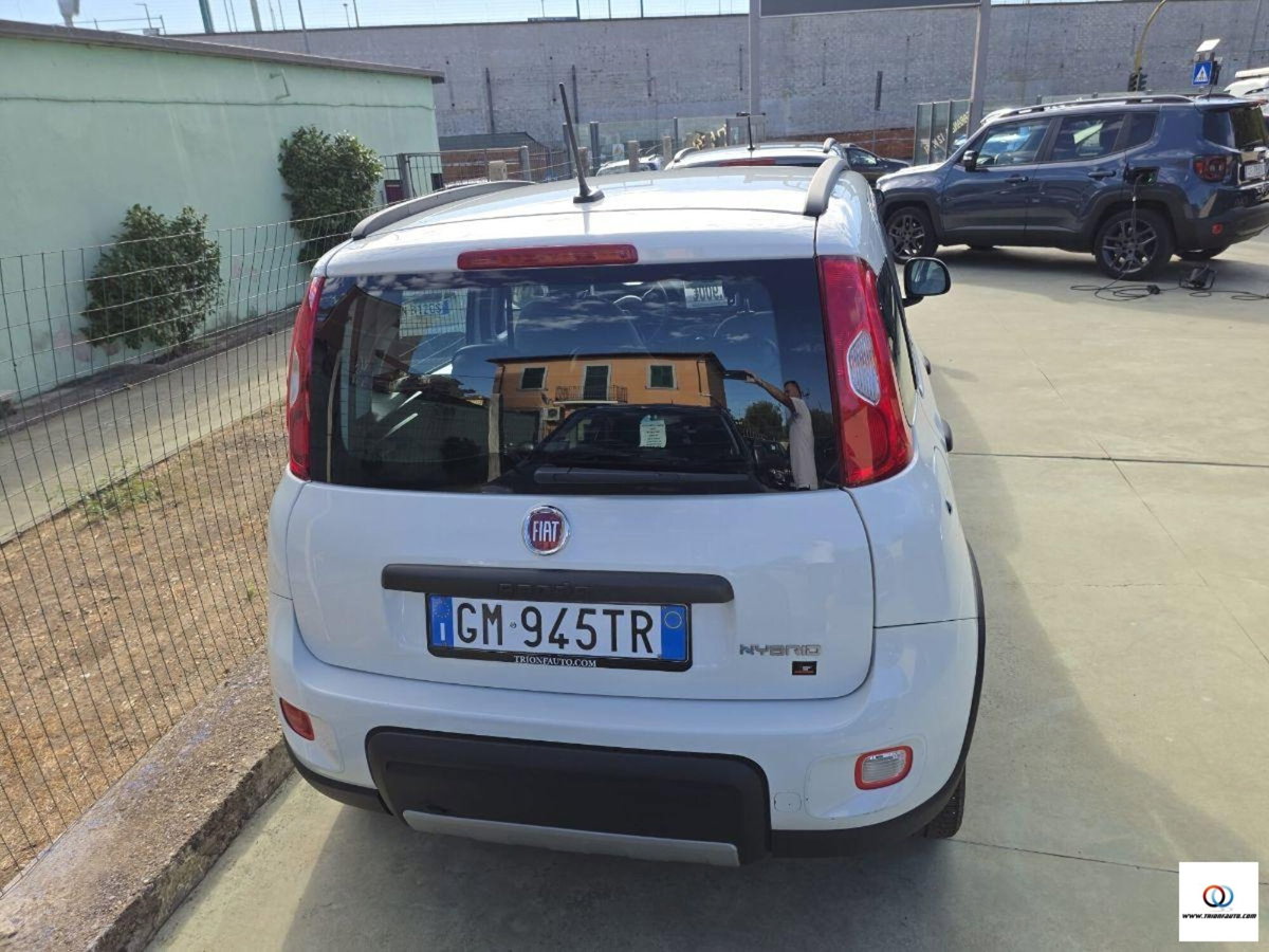Fiat Panda 1.0 FireFly S&S Hybrid City Cross (4)