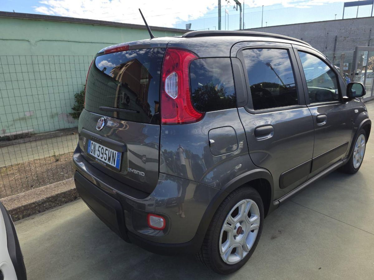 Fiat Panda 1.0 FireFly S&S Hybrid City Cross (3)