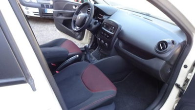 Renault Clio 1.5 dCi 75CV 5 porte Confort (16)