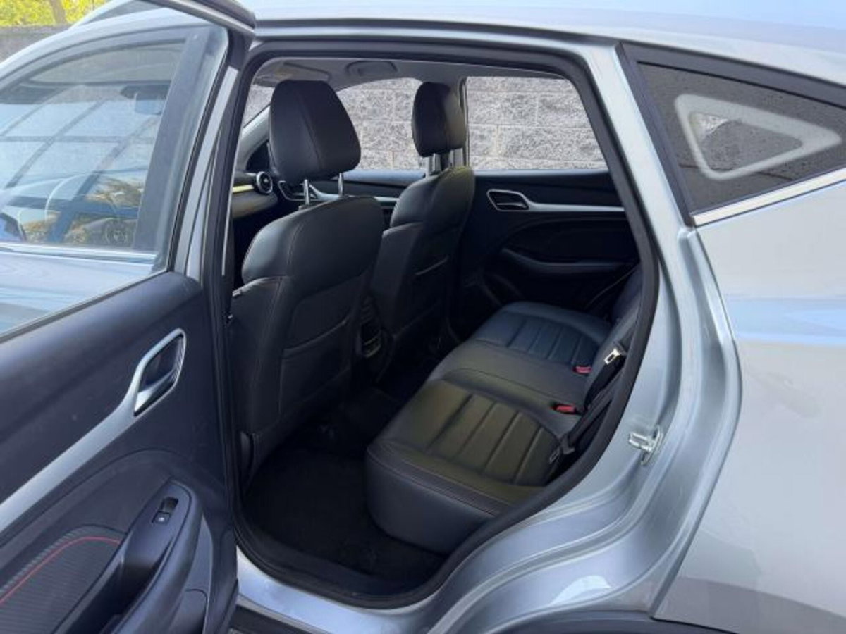 Mg ZS ZS 1.5 Luxury (4)
