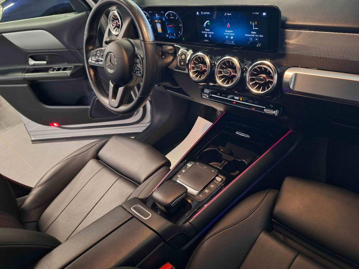 Mercedes-Benz GLB 200 d Automatic 4Matic Sport Plus (10)