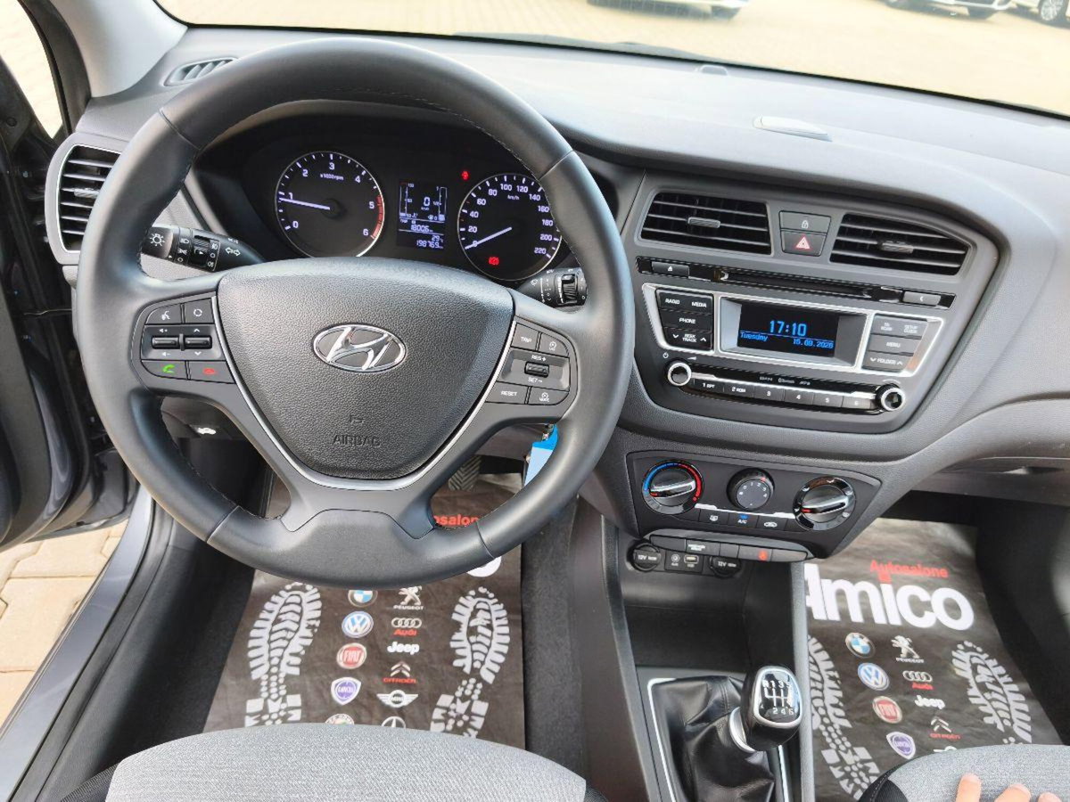 Hyundai i20 1.1 CRDi 12V 5 porte Comfort (13)