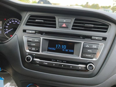 Hyundai i20 1.1 CRDi 12V 5 porte Comfort (16)
