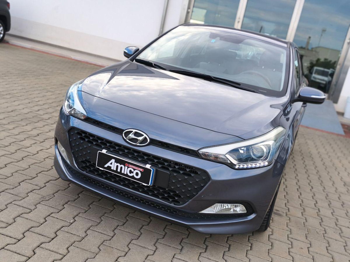 Hyundai i20 1.1 CRDi 12V 5 porte Comfort (2)