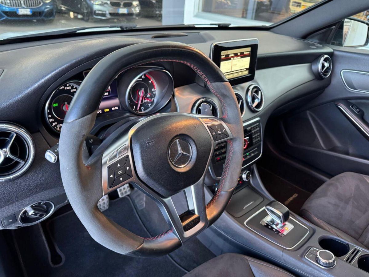 Mercedes-Benz CLA 45 AMG 4Matic (13)
