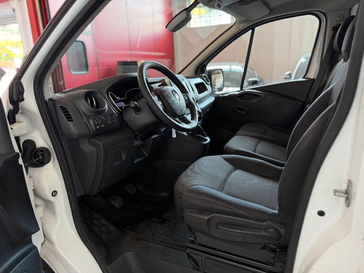 Renault Trafic Furgone T29 2.0 dCi 120CV PC-TN Furgone Ice Plus (4)