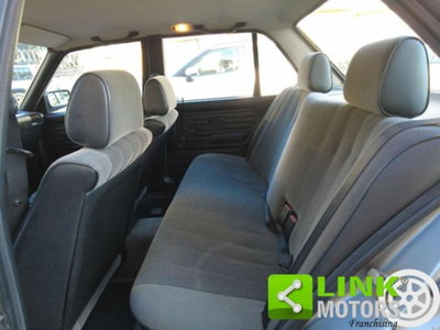 BMW Serie 3 318 2 porte (15)