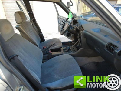 BMW Serie 3 318 2 porte (19)