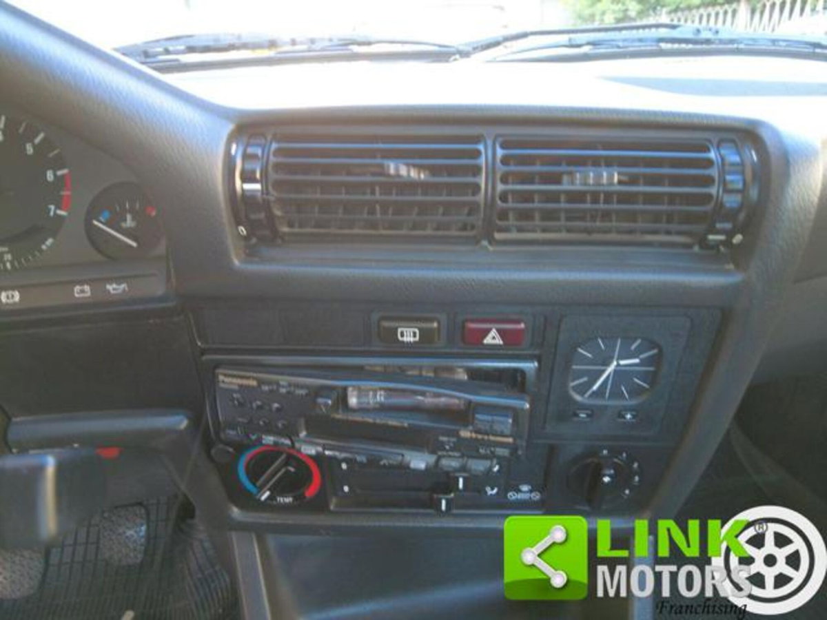 BMW Serie 3 318 2 porte (9)