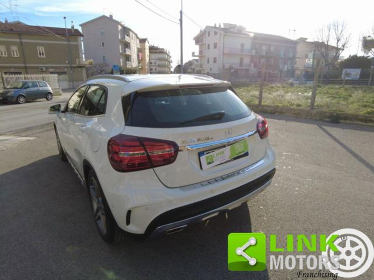 Mercedes-Benz GLA SUV 200 d Automatic Premium (5)