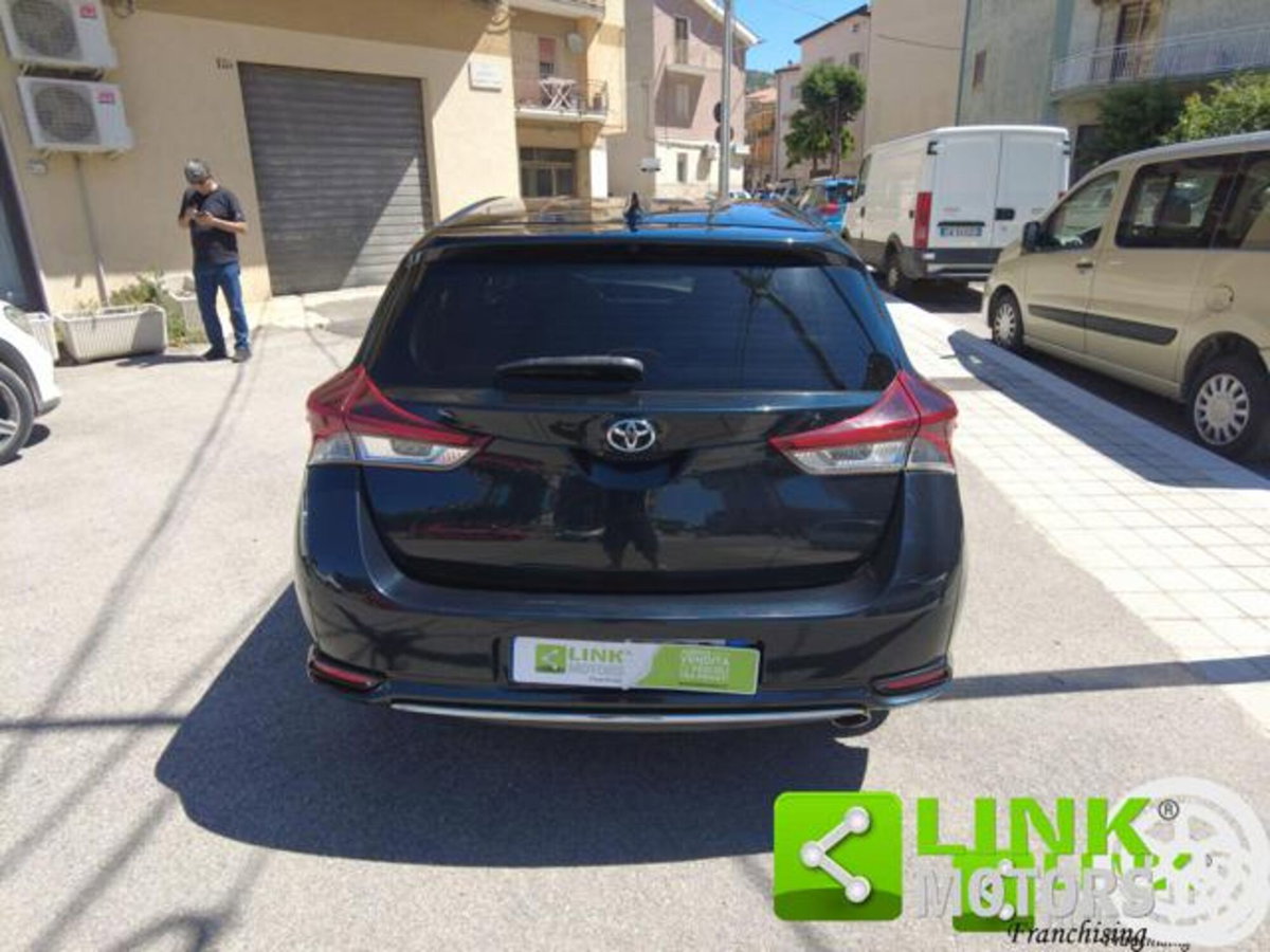 Toyota Auris 1.6 D-4D Lounge (6)