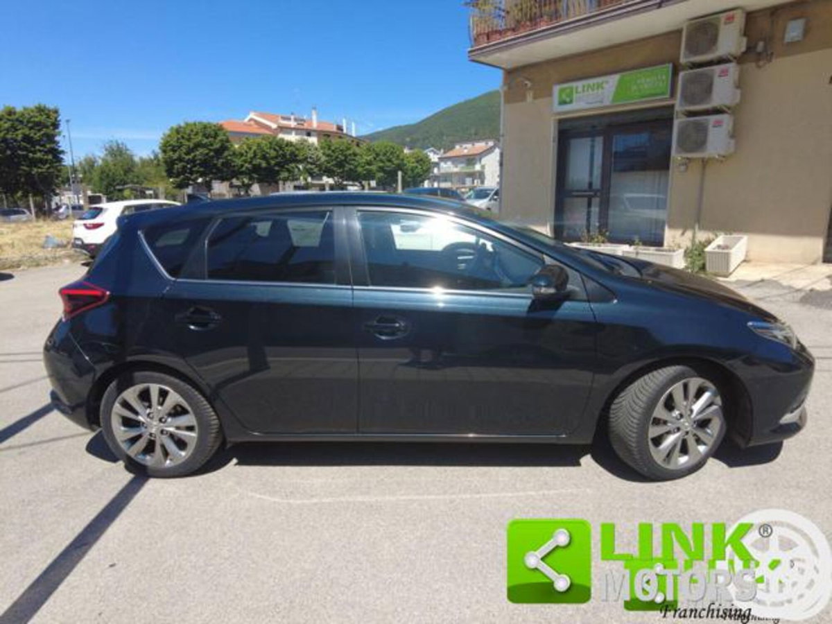 Toyota Auris 1.6 D-4D Lounge (8)