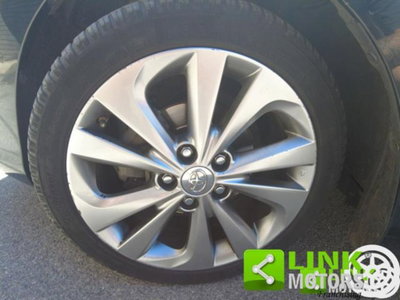 Toyota Auris 1.6 D-4D Lounge (9)