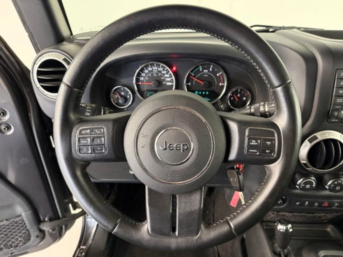 Jeep Wrangler Unlimited 2.8 CRD DPF Sahara Auto (12)