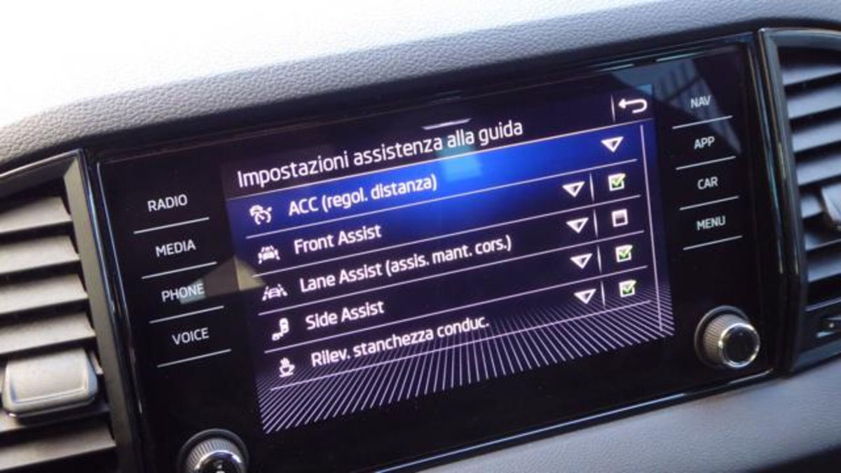 Skoda Karoq 1.6 TDI SCR DSG SportLine (13)