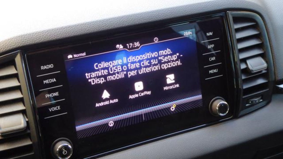 Skoda Karoq 1.6 TDI SCR DSG SportLine (18)