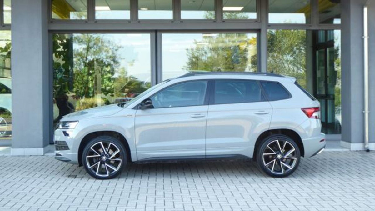Skoda Karoq 1.6 TDI SCR DSG SportLine (2)