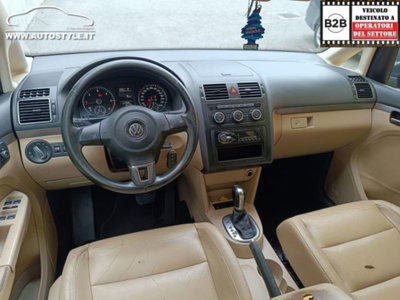 Volkswagen Touran 1.6 TDI DSG Comfortline (2)