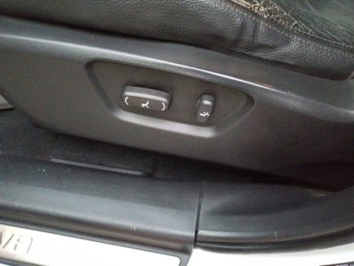 Chevrolet Captiva 2.0 VCDi LTZ (9)