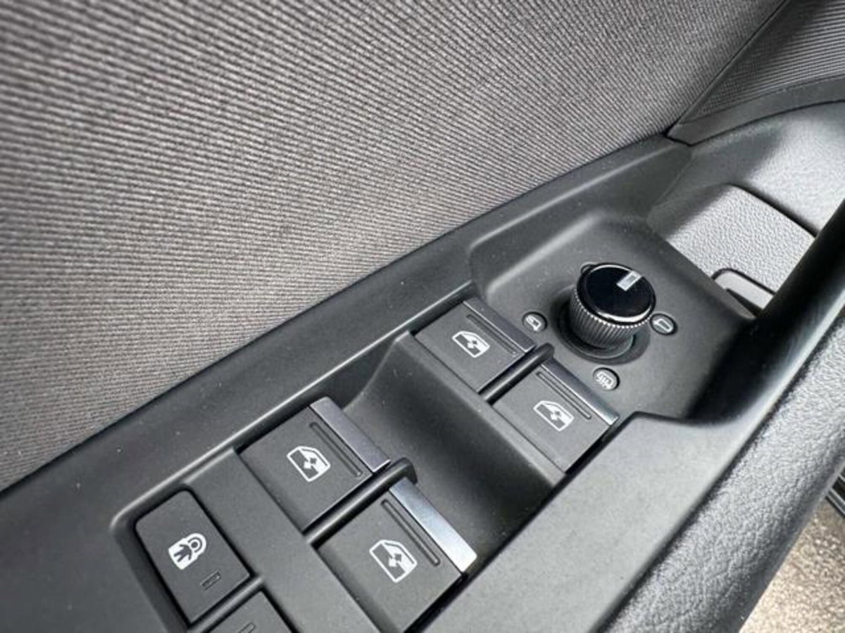 Audi A6 Avant 40 2.0 TDI quattro ultra S tronic Design (15)