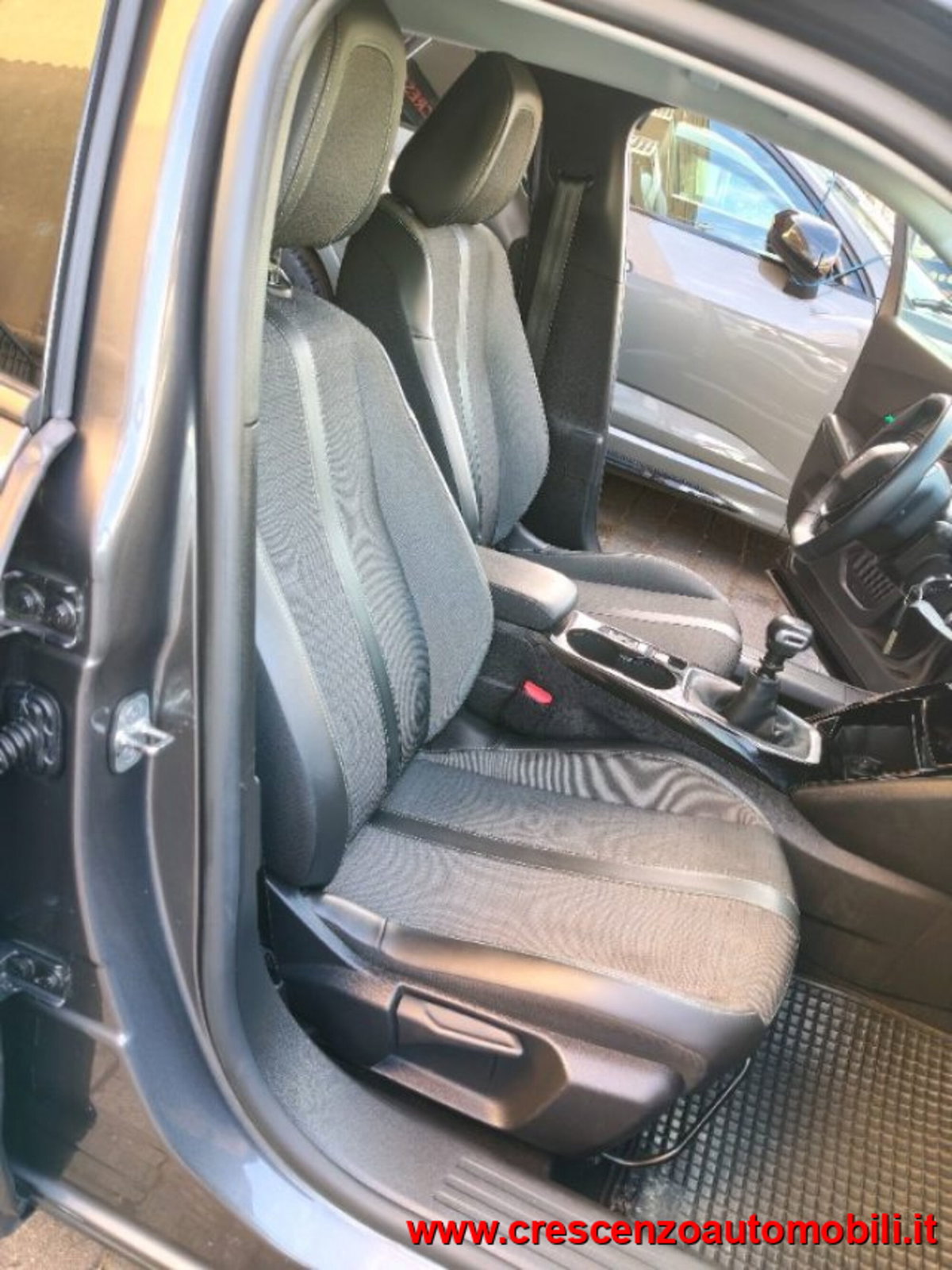 Peugeot 2008 PureTech 130 S&S Allure Pack (17)