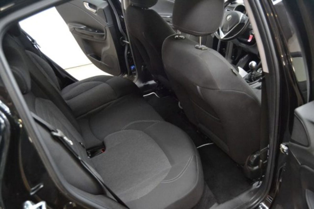 Alfa Romeo Giulietta 1.6 JTDm Giulietta 120cv (6)
