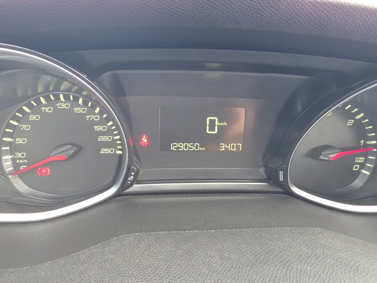 Peugeot 308 BlueHDi 120 S&S Active (16)
