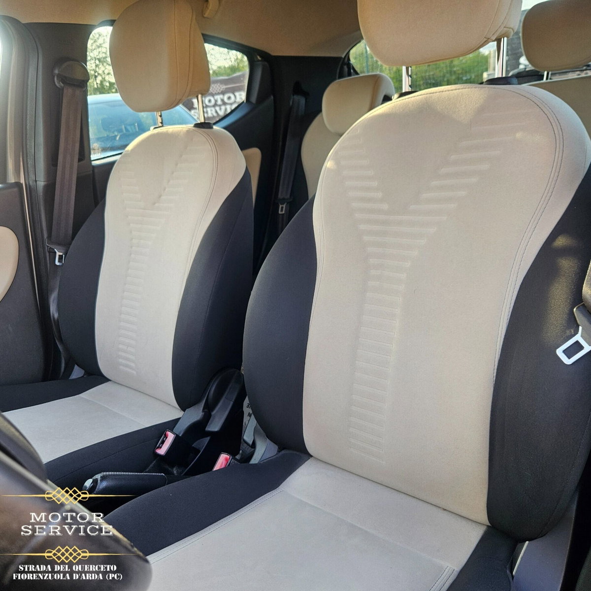 Lancia Ypsilon 1.2 69 CV 5 porte Platinum (14)
