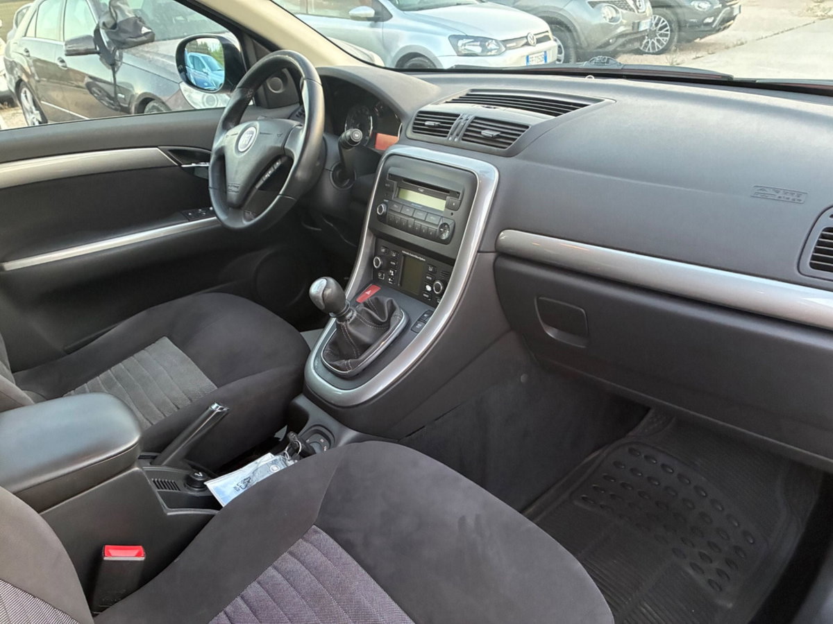 Fiat Croma 1.9 Multijet Emotion (12)