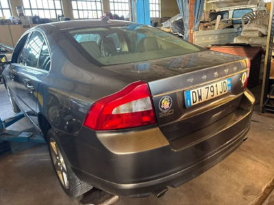Volvo S80 2.4 D5 205 CV aut. Executive (6)