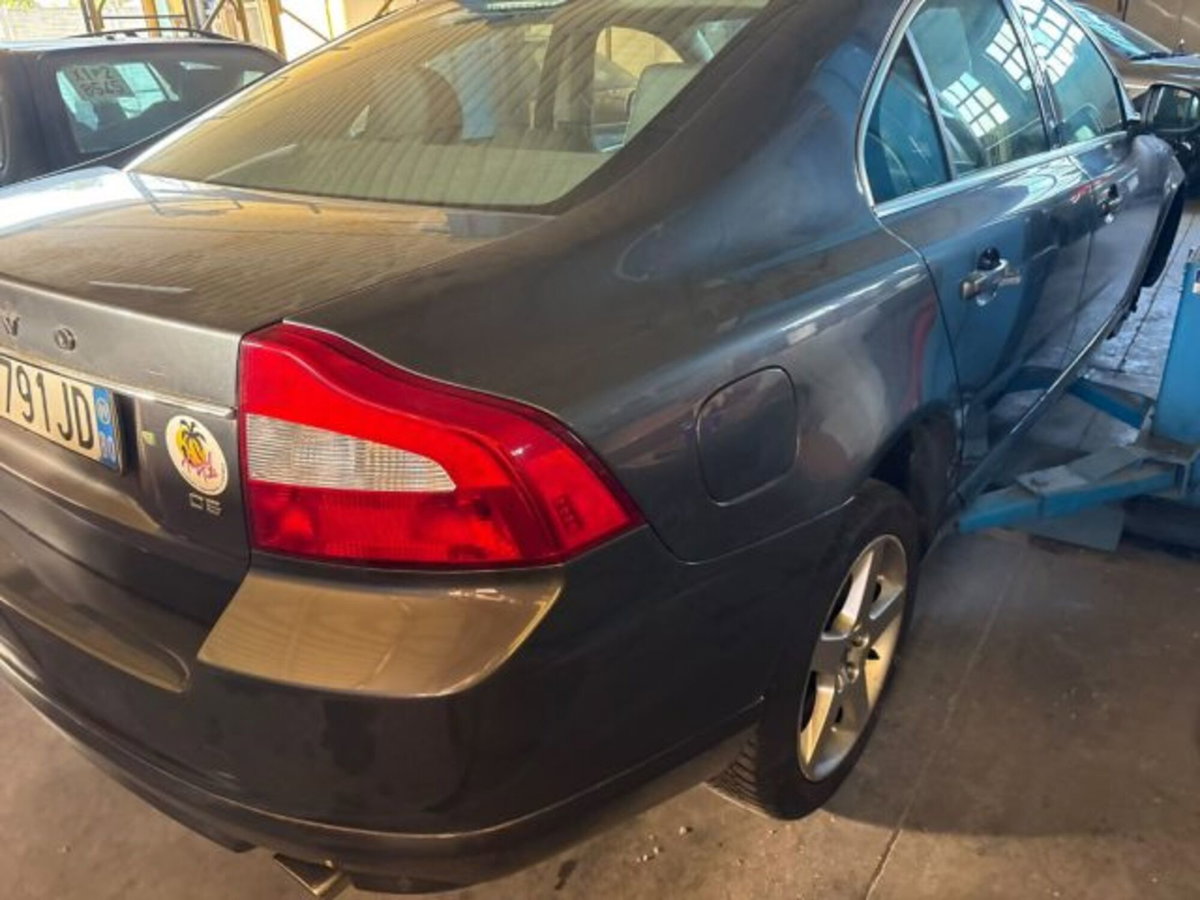 Volvo S80 2.4 D5 205 CV aut. Executive (7)