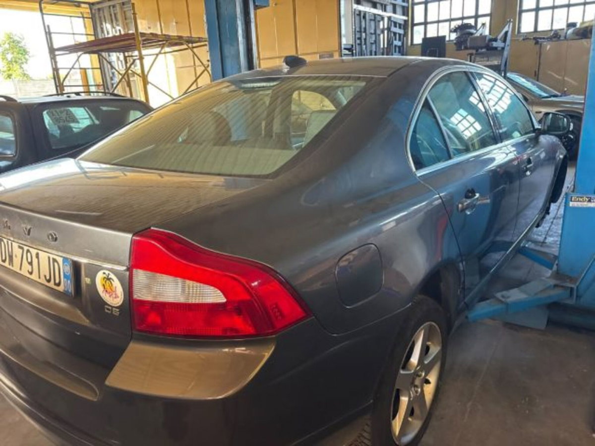 Volvo S80 2.4 D5 205 CV aut. Executive (8)